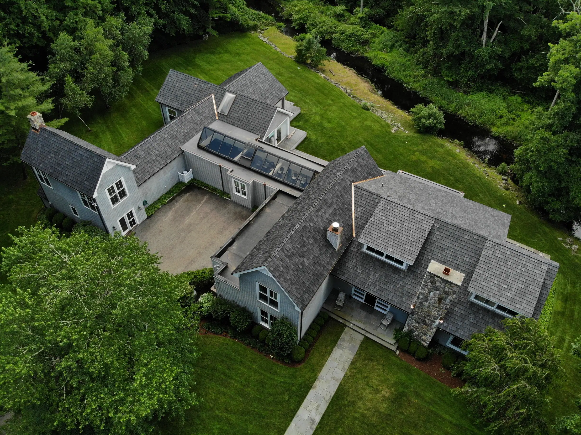 Cedar shake roof installation